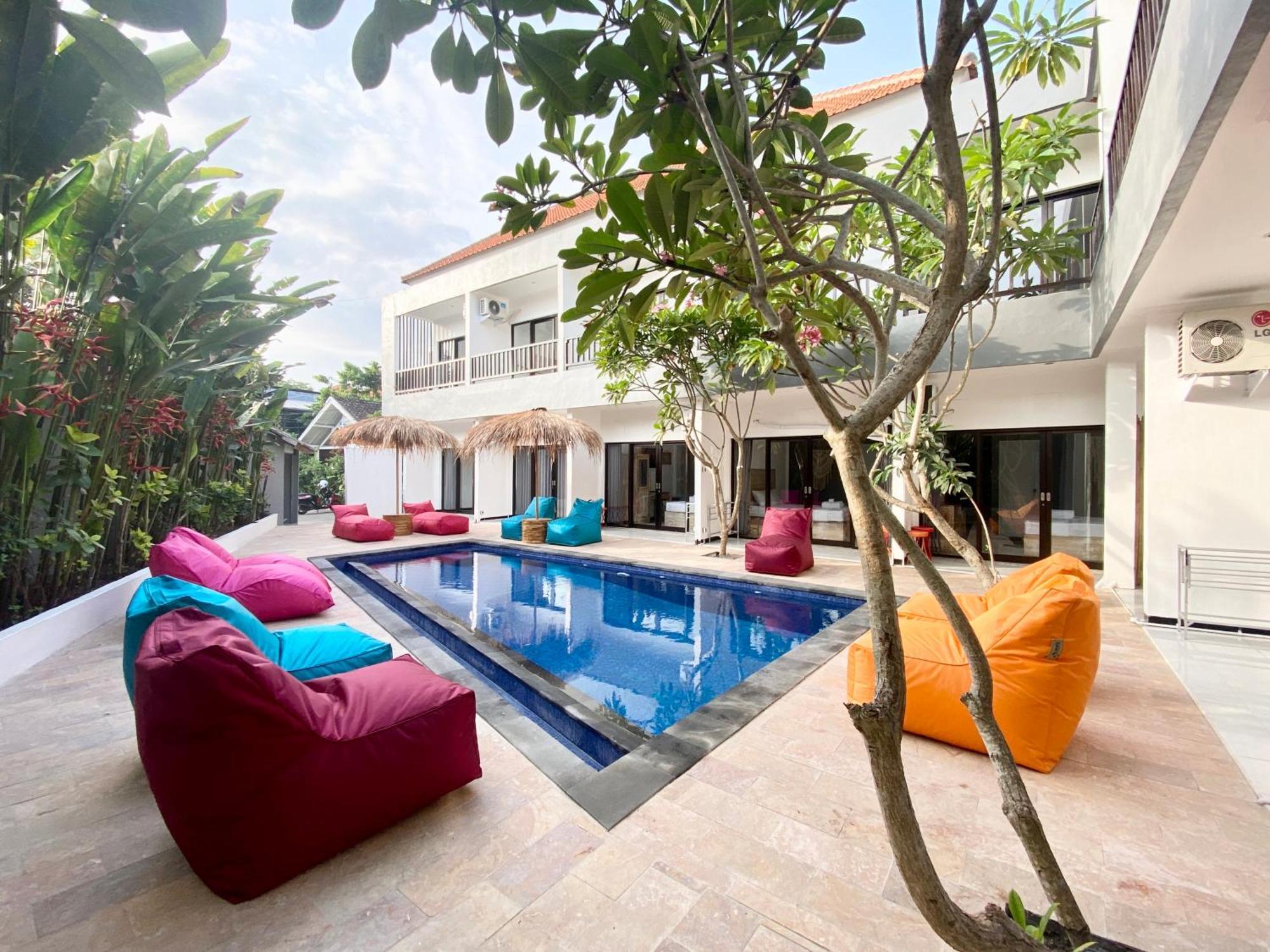 Summer Of Surf Hostel Uluwatu Ungasan Exterior foto