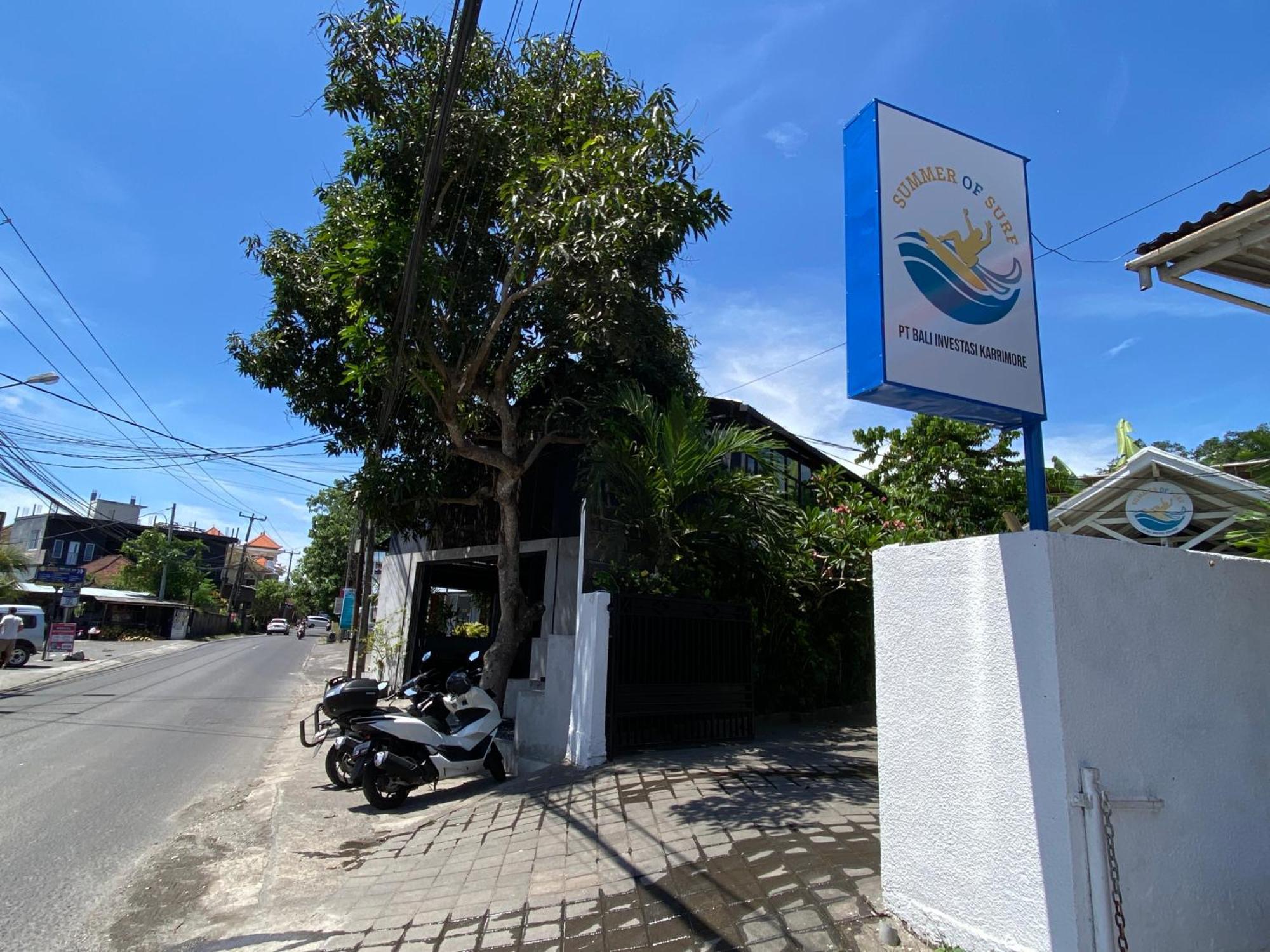 Summer Of Surf Hostel Uluwatu Ungasan Exterior foto