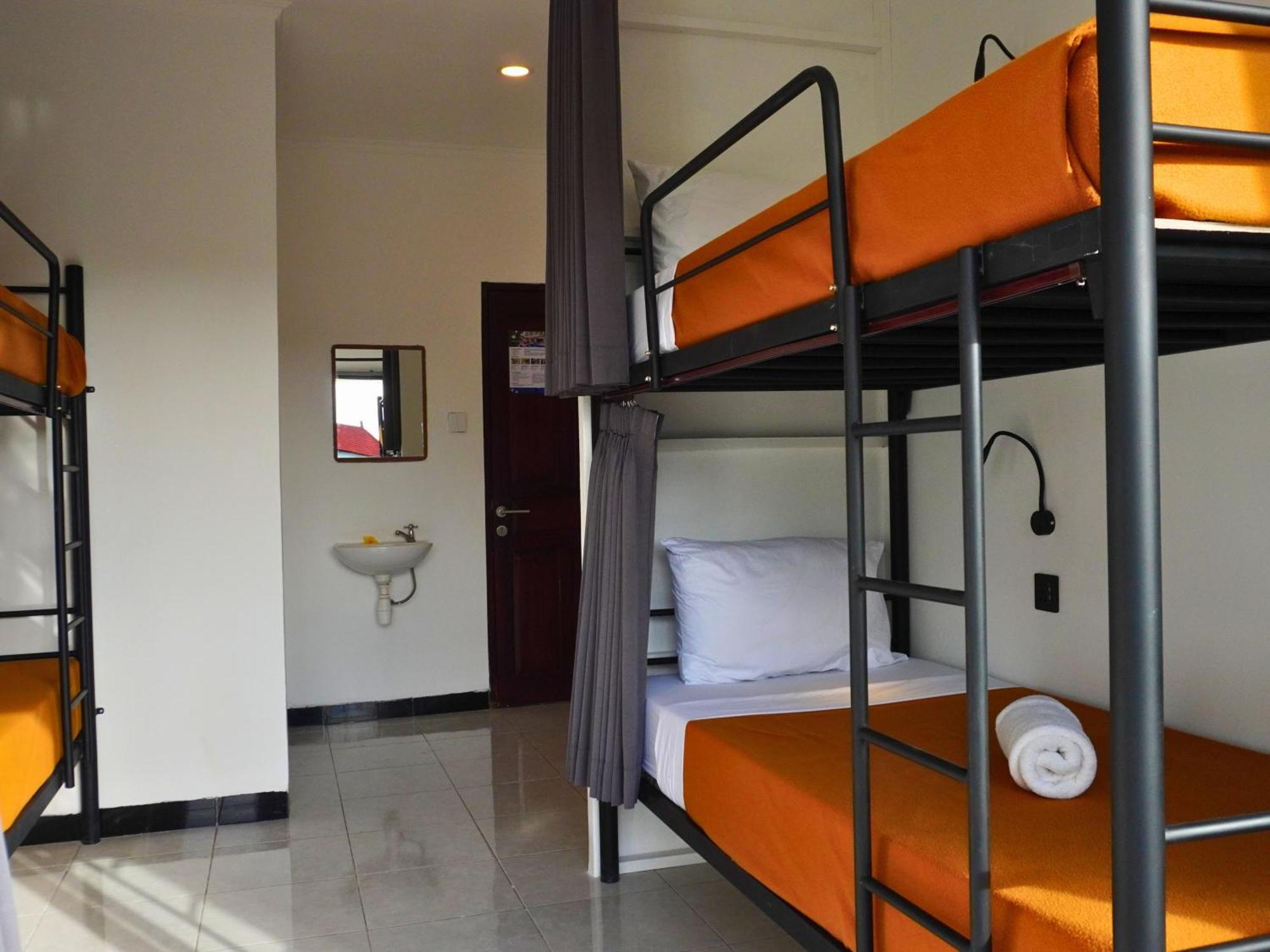 Summer Of Surf Hostel Uluwatu Ungasan Exterior foto