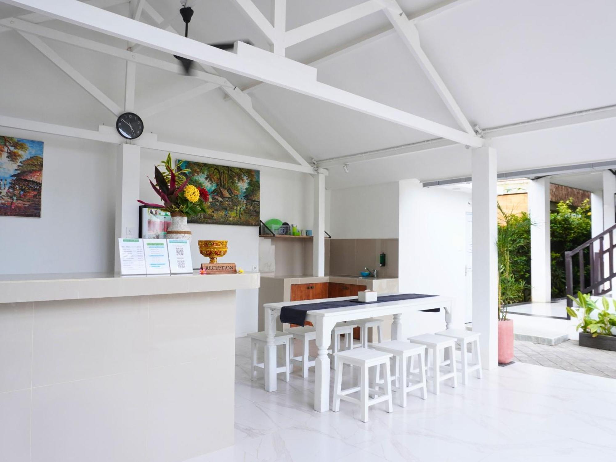 Summer Of Surf Hostel Uluwatu Ungasan Exterior foto